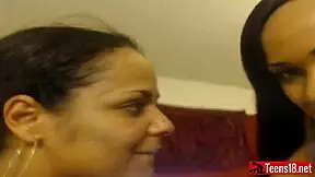 Masturbation and pussy play with a high definition video