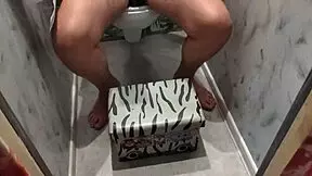 Step-sibling sexy picture shock for teenage girl while looking