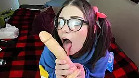 Amateur teen's vibrator and dildo use