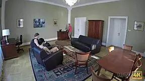 In economic difficulties, Hunt4k decides to meet an unknown couple