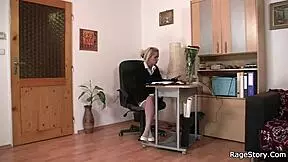 Steamy office affair of young lovers