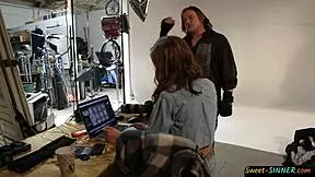 Model seduces her photographer