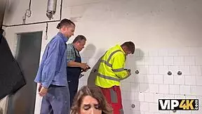 Boss seduces employee outside office
