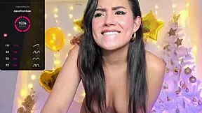 Julieta Venus' dark hair and her true beauty in a nude photo shoot