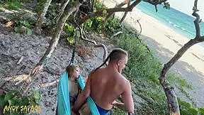 Friend’s girlfriend enjoys public beach fingering