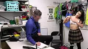 Officer tore pantyhose of the suspect and fucked her