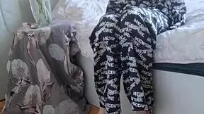 Elza Kom in nylon tights, showcasing her feet and panty fetish