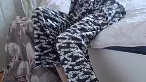 Elza Kom in nylon tights, showcasing her feet and panty fetish