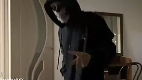 Sexy thief got caught, karma’s cruel twist