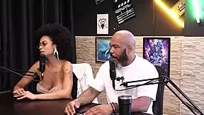 Sex in the elevator, an unforgettable situation