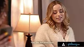 PetiteBestieAlexisTae explores Girlsway with pawg Anna