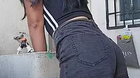 La Mexicana gets fucked while doing the laundry is another way to translate this spicy title