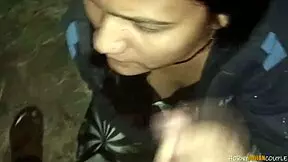 An Indian wife is good at making love in blowjobs at home or outdoors
