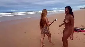 Beach sex to admire nature with friends is always great pleasure