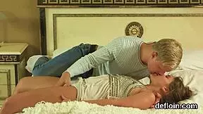 natural cutie carefully gapes her tight snatch before getting deflorated