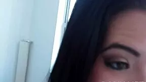Colombian teen gets her pussy licked and fingered in free fire game